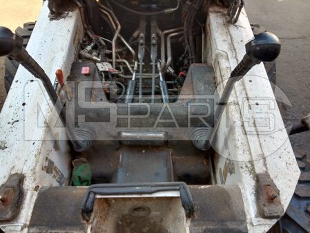 Замена сальников ступиц мини-погрузчика Bobcat S130 - 10