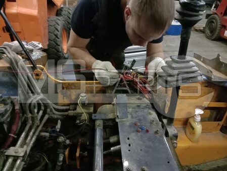 Ремонт электрики американского погрузчика Mustang 2076 - 1