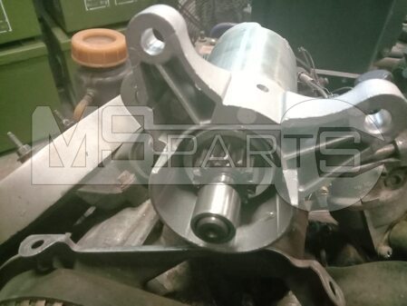 Ремонт двигателя Honda мини-экскаватора Komatsu - 6