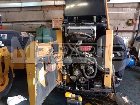 Ремонт мини-погрузчика Caterpillar 216B3 - 4