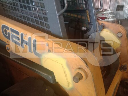 Сервис американского погрузчика Gehl R220 - 17