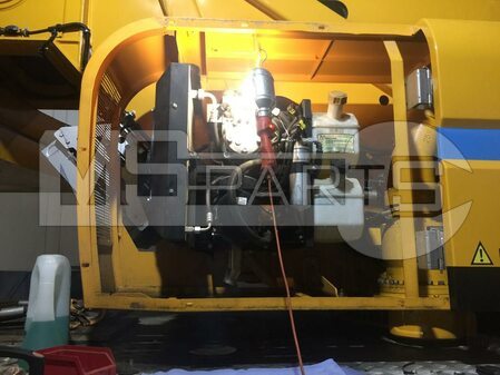 Автокран XCMG XCT30S. Замена автономного отопителя в кабине оператора - 1