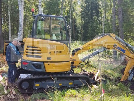 Техническое обслуживание гидравлического экскаватора XCMG XE55U - 3