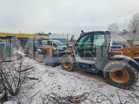 Осмотр и подкраска стрелы на телескопическом погрузчике XCMG XC6-3007K - 6