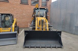 Погрузчик-экскаватор GBL818S от Gehl – новое слово на рынке техники - 1